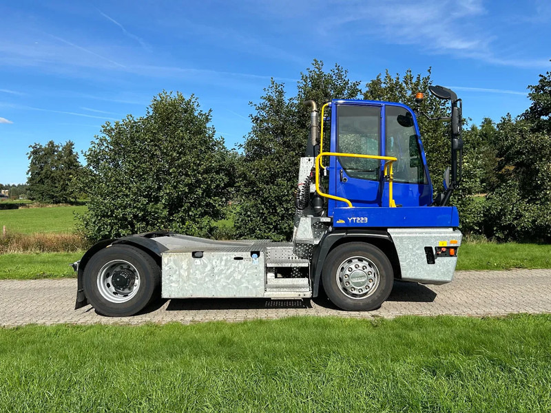 Terberg YT 223 | LOW HOURS - * 9211 *| GALVANISH CHASSIS | NEW MODEL - Терминален влекач: снимка 4 Terberg YT 223 | LOW HOURS - * 9211 *| GALVANISH CHASSIS | NEW MODEL - Терминален влекач: снимка 4