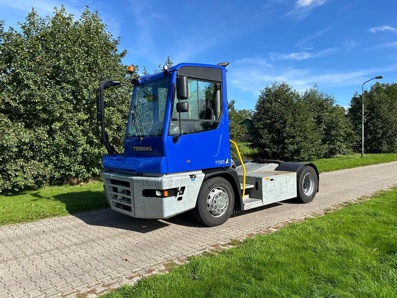 Terberg YT 223 | LOW HOURS - * 9211 *| GALVANISH CHASSIS | NEW MODEL - Терминален влекач: снимка 1 Terberg YT 223 | LOW HOURS - * 9211 *| GALVANISH CHASSIS | NEW MODEL - Терминален влекач: снимка 1
