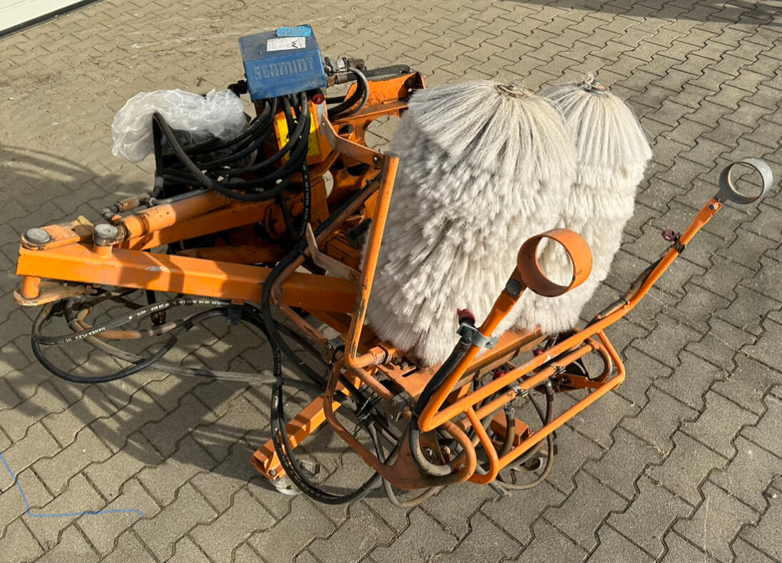 Unimog Leitpfostenwaschgerät Schmidt RPS-H - Друга техника: снимка 2 Unimog Leitpfostenwaschgerät Schmidt RPS-H - Друга техника: снимка 2