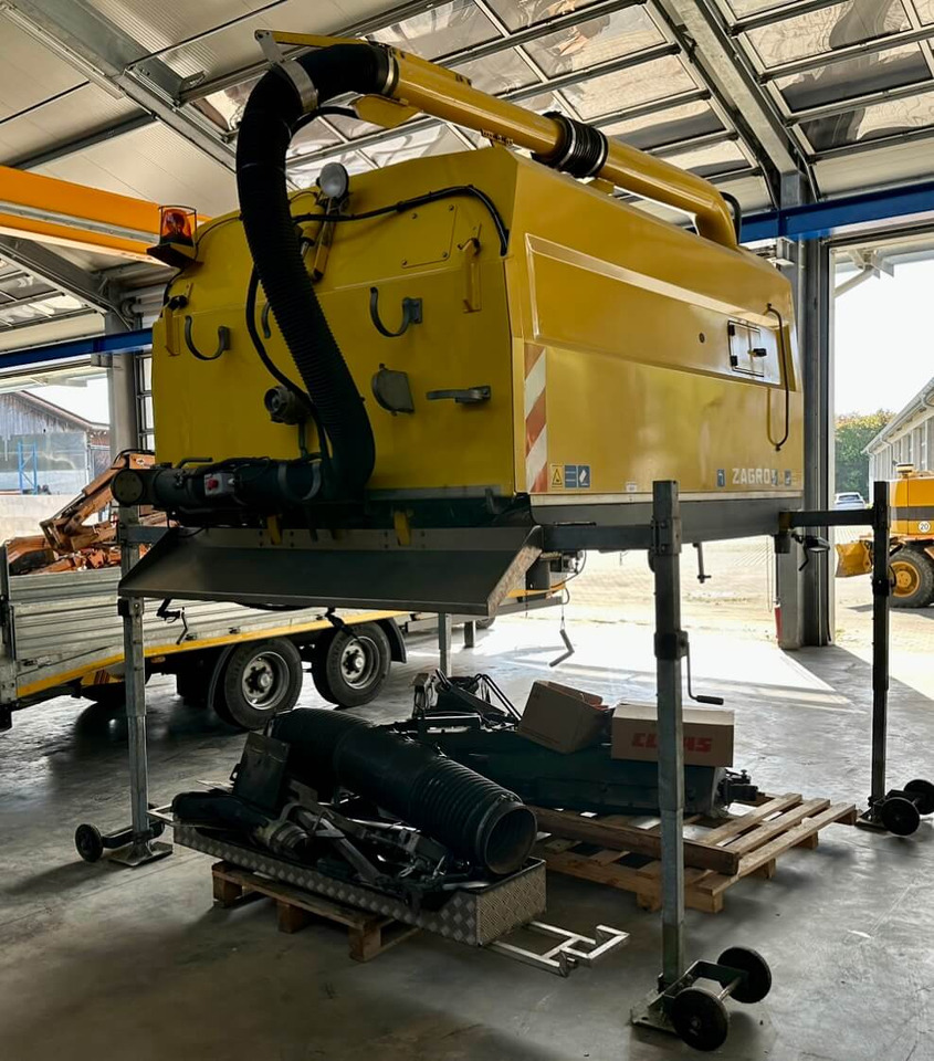 Unimog Aufbaukehrmaschine Trilety SK-370 - Мотометачна машина: снимка 4 Unimog Aufbaukehrmaschine Trilety SK-370 - Мотометачна машина: снимка 4