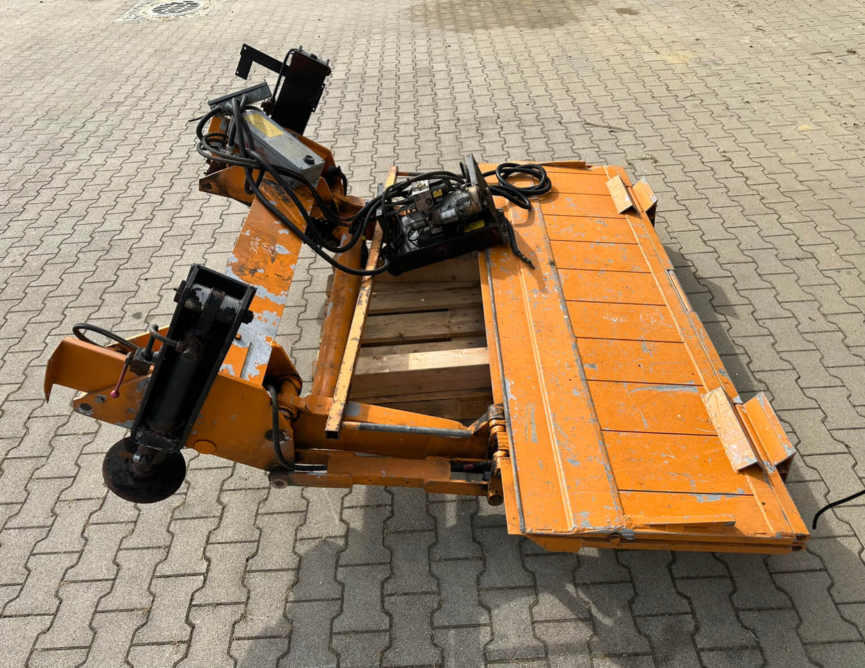 Unimog Heckladebordwand Unbekannt 427 - Падащ борд: снимка 4 Unimog Heckladebordwand Unbekannt 427 - Падащ борд: снимка 4