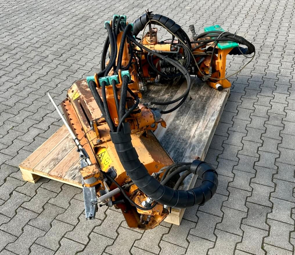 Unimog Randstreifenmulcher Mulag MRK 300 - Шредер с телескопично рамо: снимка 3 Unimog Randstreifenmulcher Mulag MRK 300 - Шредер с телескопично рамо: снимка 3