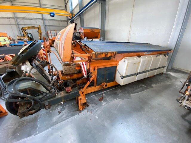 Unimog Salzstreuer Schmidt SAB40-36FR1750 - Машина за разпръскване на сол/ Пясък: снимка 1 Unimog Salzstreuer Schmidt SAB40-36FR1750 - Машина за разпръскване на сол/ Пясък: снимка 1