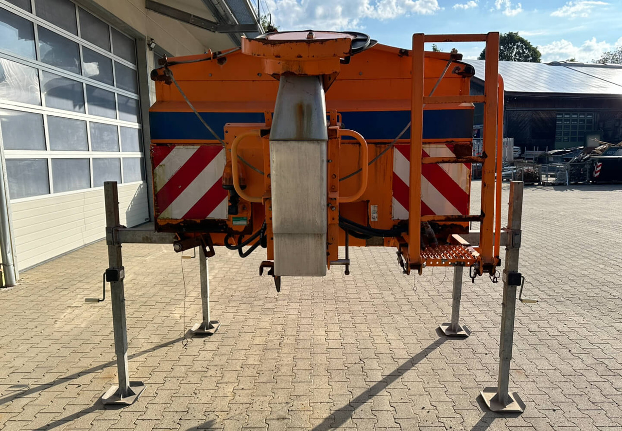 Unimog Salzstreuer Schmidt SST20-TLWH - Машина за разпръскване на сол/ Пясък: снимка 2 Unimog Salzstreuer Schmidt SST20-TLWH - Машина за разпръскване на сол/ Пясък: снимка 2
