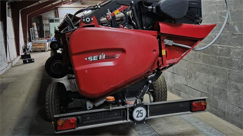 Case IH 8250 Axial-Flow med 35fod Varicut skærebord. Dansk - Зърнокомбайн: снимка 4 Case IH 8250 Axial-Flow med 35fod Varicut skærebord. Dansk - Зърнокомбайн: снимка 4