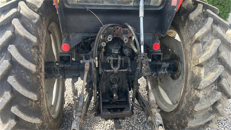 Case IH 885 XL Med frontlæsser - Трактор: снимка 4 Case IH 885 XL Med frontlæsser - Трактор: снимка 4