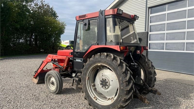 Case IH 885 XL Med frontlæsser - Трактор: снимка 3 Case IH 885 XL Med frontlæsser - Трактор: снимка 3
