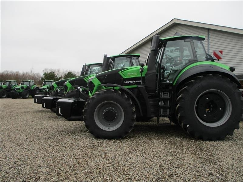 Deutz-fahr 9340 TTV New and Unused tractor - Трактор: снимка 3 Deutz-fahr 9340 TTV New and Unused tractor - Трактор: снимка 3