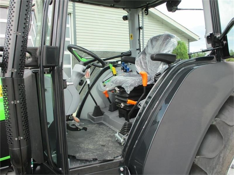 Deutz-fahr Agrofarm 115G with 30F+30R Hi-Lo and CreepGear - Трактор: снимка 3 Deutz-fahr Agrofarm 115G with 30F+30R Hi-Lo and CreepGear - Трактор: снимка 3