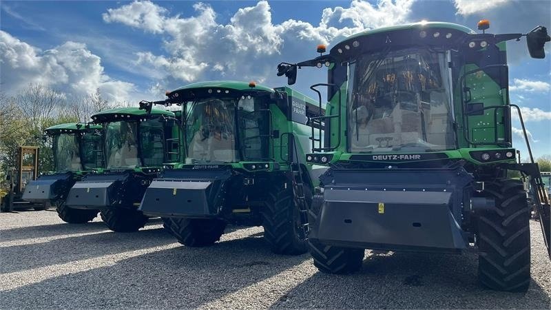 Deutz-fahr C7206 With 24feed - 7.2m header. New and unused Co - Зърнокомбайн: снимка 1 Deutz-fahr C7206 With 24feed - 7.2m header. New and unused Co - Зърнокомбайн: снимка 1
