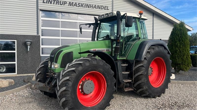 Fendt 926 Favorit Vario Med frontlift - Трактор: снимка 2 Fendt 926 Favorit Vario Med frontlift - Трактор: снимка 2