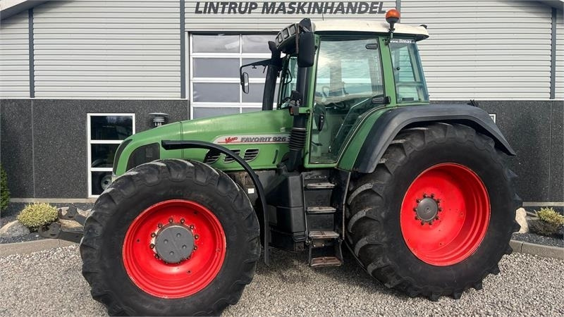 Fendt 926 Favorit Vario Med frontlift - Трактор: снимка 1 Fendt 926 Favorit Vario Med frontlift - Трактор: снимка 1