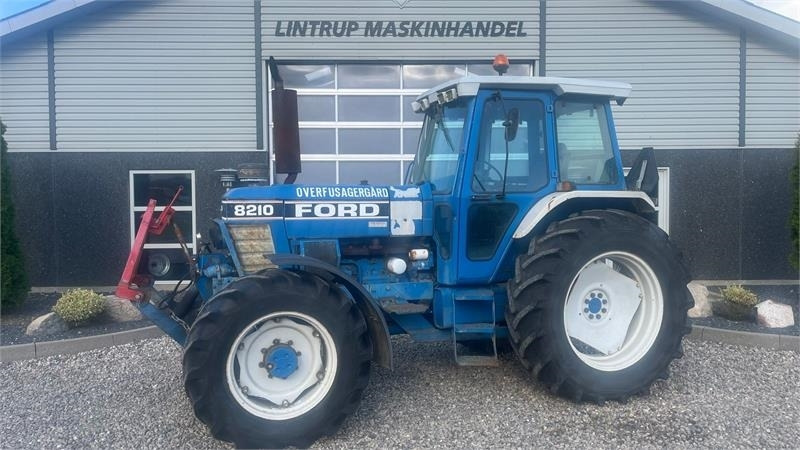 Ford 8210 Force II Med frontlift - Трактор: снимка 1 Ford 8210 Force II Med frontlift - Трактор: снимка 1