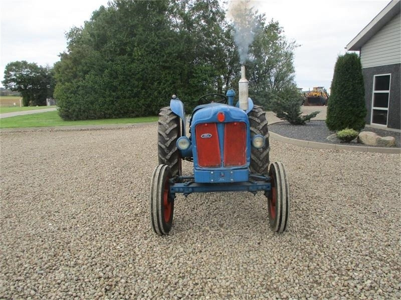 Fordson Major Diesel traktor - Трактор: снимка 3 Fordson Major Diesel traktor - Трактор: снимка 3