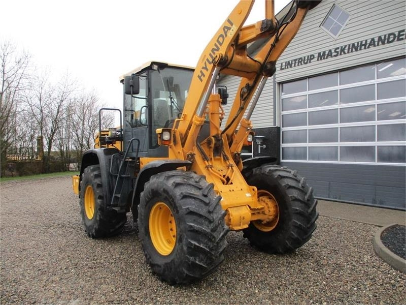 Hyundai 757-9A med 620/75R26 traktor hjul montering på - Колесен товарач: снимка 3 Hyundai 757-9A med 620/75R26 traktor hjul montering på - Колесен товарач: снимка 3