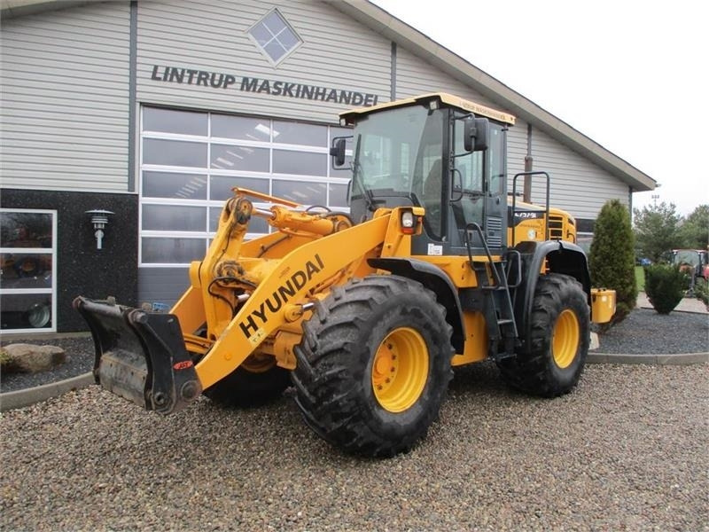 Hyundai 757-9A med 620/75R26 traktor hjul montering på - Колесен товарач: снимка 4 Hyundai 757-9A med 620/75R26 traktor hjul montering på - Колесен товарач: снимка 4
