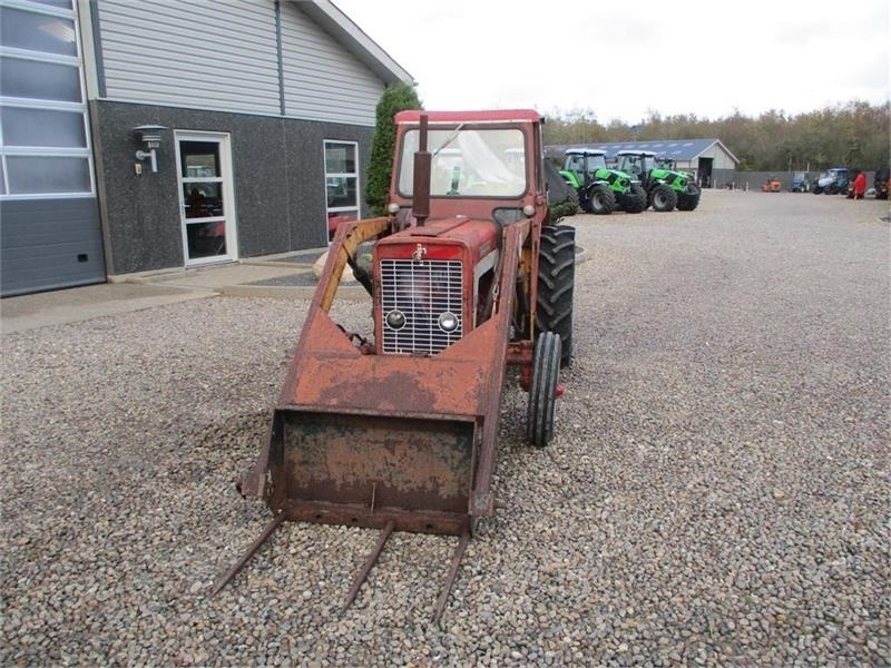 Трактор IH 276 Med frontlæsser: снимка 8