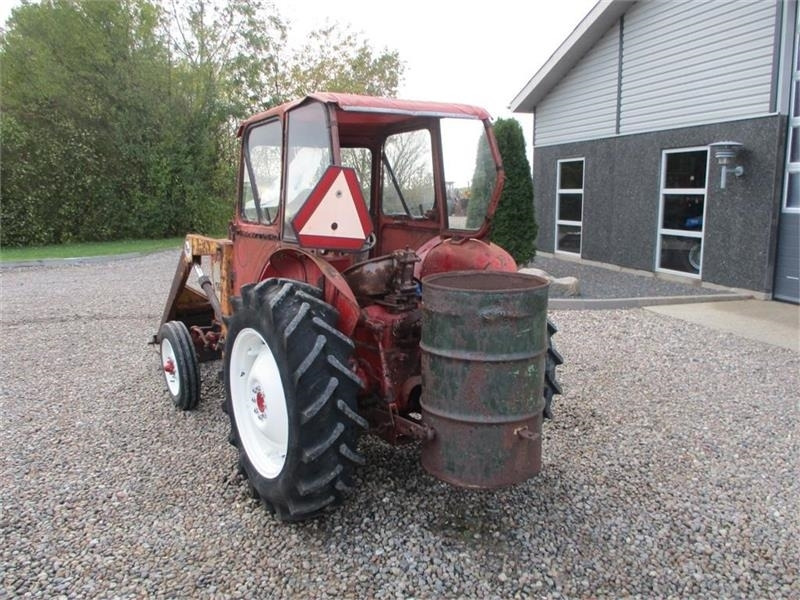Трактор IH 276 Med frontlæsser: снимка 10