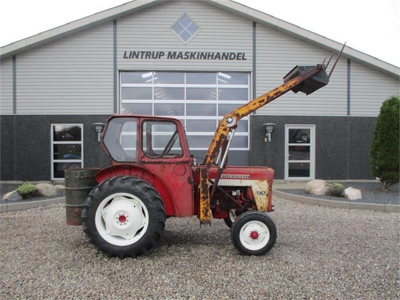 Трактор IH 276 Med frontlæsser: снимка 6