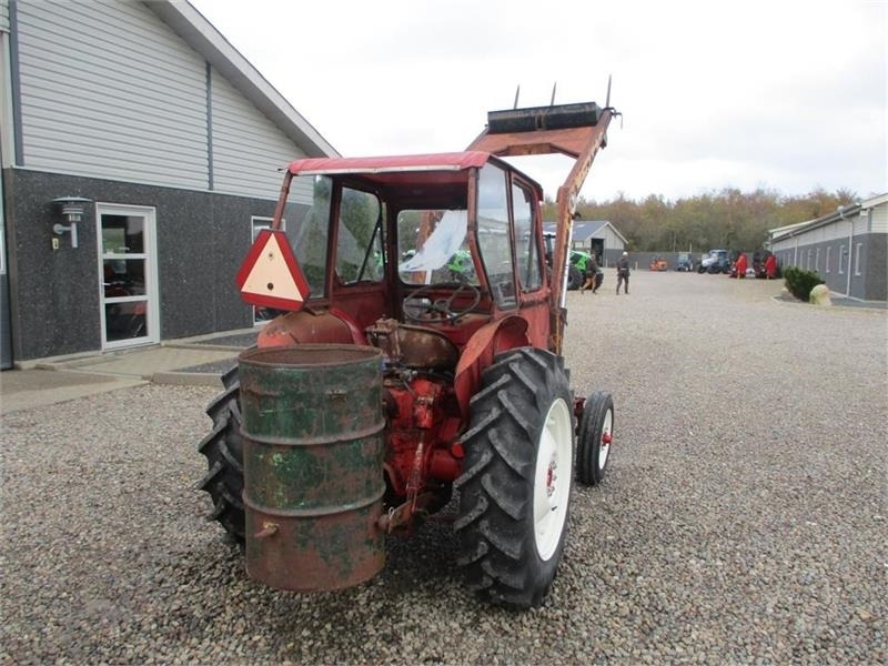Трактор IH 276 Med frontlæsser: снимка 13