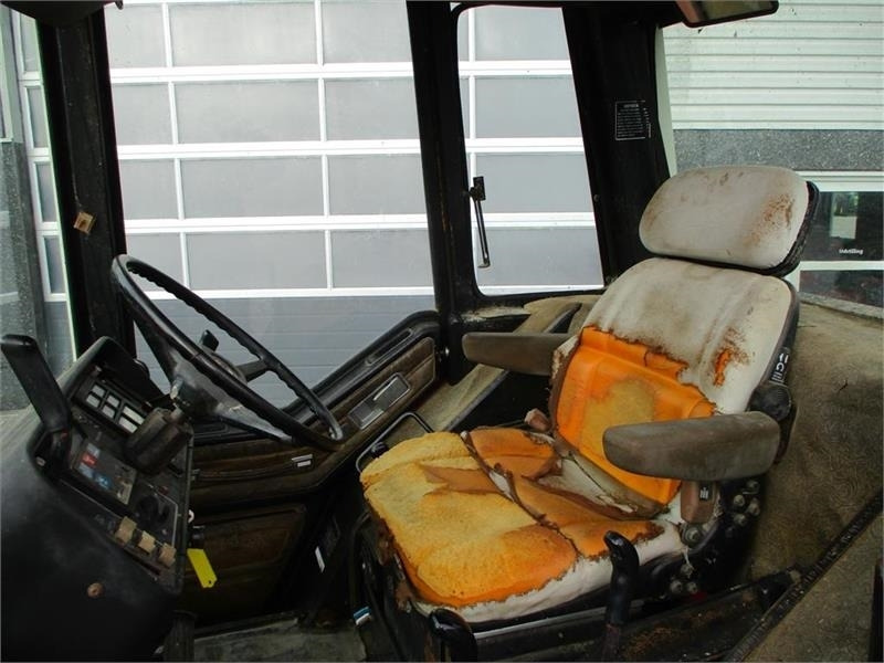 International 3588 Amerikaner klassiker - Трактор: снимка 5 International 3588 Amerikaner klassiker - Трактор: снимка 5