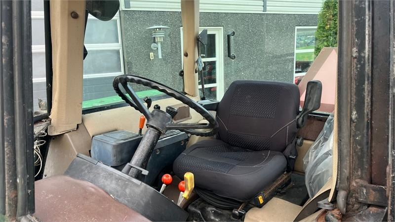 John Deere 1640 Med græsdæk og frontlæsser - Трактор: снимка 5 John Deere 1640 Med græsdæk og frontlæsser - Трактор: снимка 5