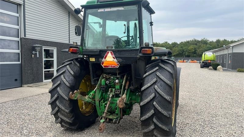 Трактор John Deere 4450 med 7,6L motor: снимка 14 Трактор John Deere 4450 med 7,6L motor: снимка 14