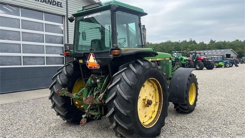 Трактор John Deere 4450 med 7,6L motor: снимка 13 Трактор John Deere 4450 med 7,6L motor: снимка 13