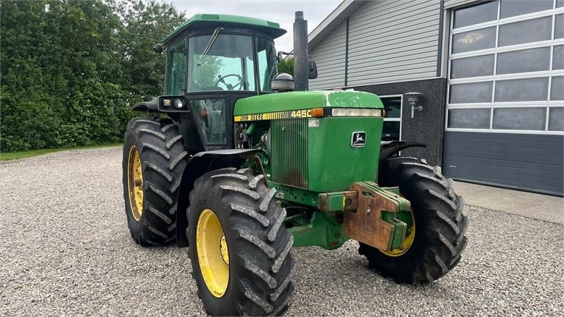 Трактор John Deere 4450 med 7,6L motor: снимка 16 Трактор John Deere 4450 med 7,6L motor: снимка 16