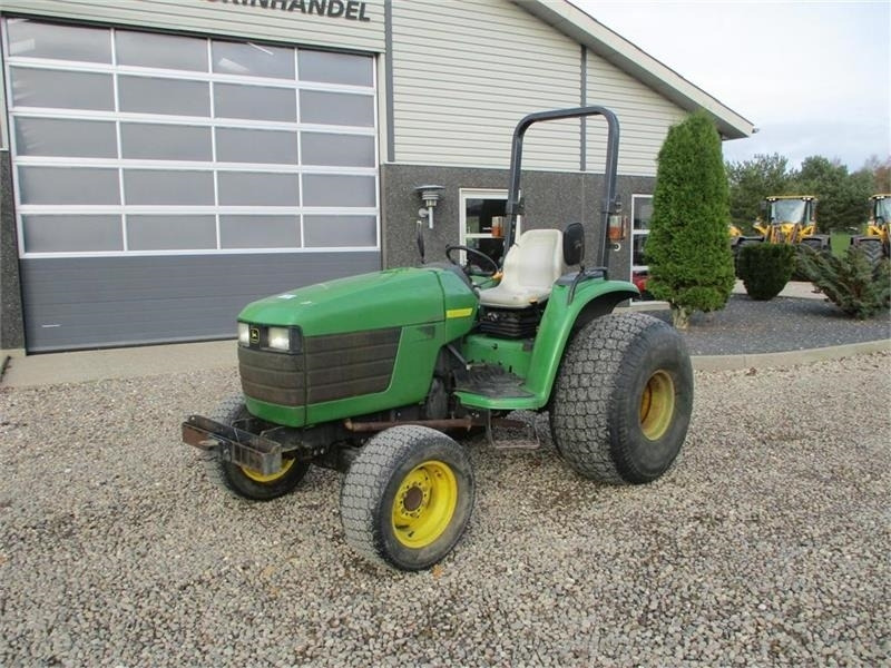 John Deere 4600 Med Græshjul - Трактор: снимка 2 John Deere 4600 Med Græshjul - Трактор: снимка 2