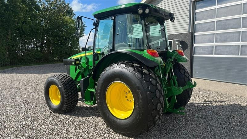 John Deere 5090 M Med græsdæk - Трактор: снимка 3 John Deere 5090 M Med græsdæk - Трактор: снимка 3