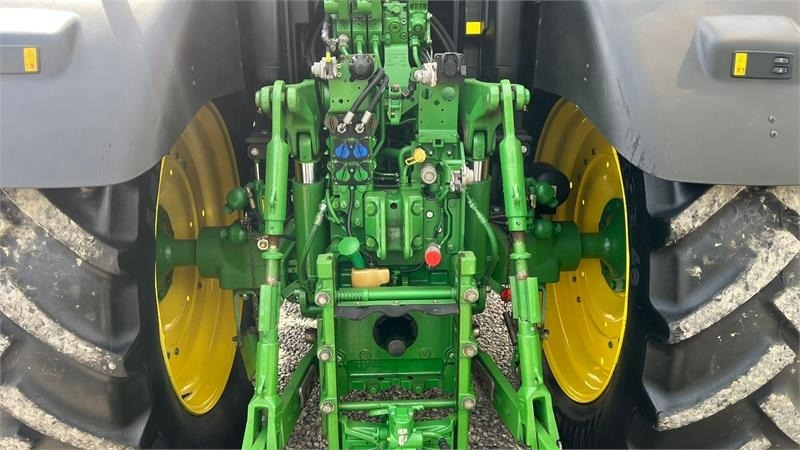 John Deere 6175R Med frontlift og frontPTO samt luft anlæg - Трактор: снимка 5 John Deere 6175R Med frontlift og frontPTO samt luft anlæg - Трактор: снимка 5