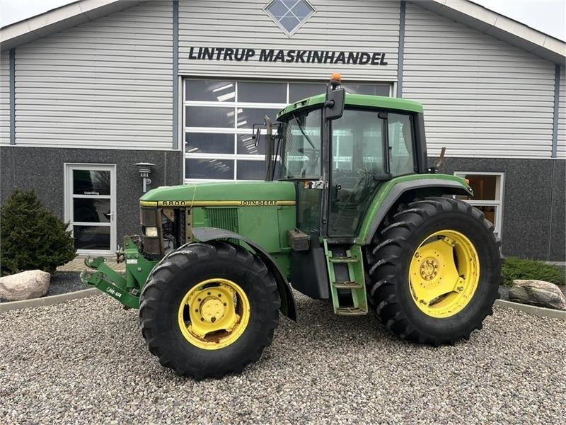 John Deere 6800 Med frontlift. - Трактор: снимка 1 John Deere 6800 Med frontlift. - Трактор: снимка 1