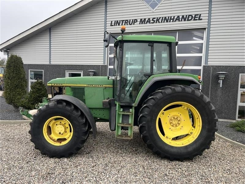 Лизинг на John Deere 6800 Med frontlift.  John Deere 6800 Med frontlift.: снимка 9