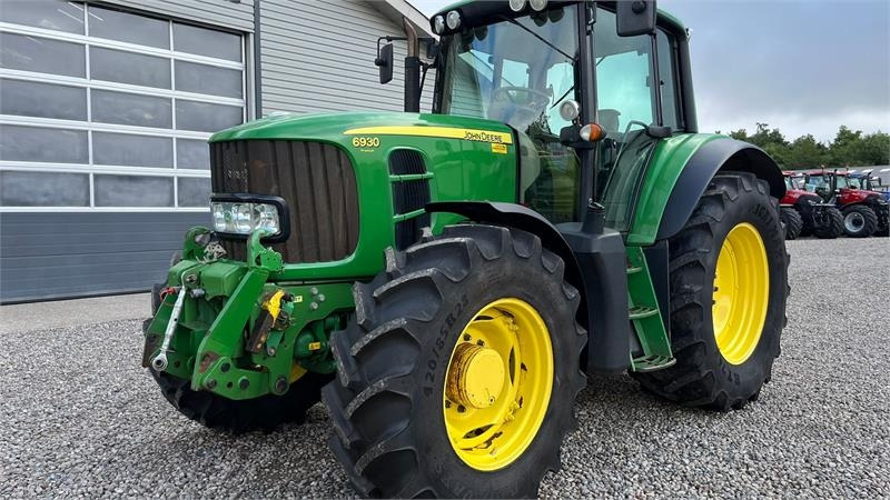 John Deere 6930 AutoPower med frontlift og front PTO - Трактор: снимка 3 John Deere 6930 AutoPower med frontlift og front PTO - Трактор: снимка 3