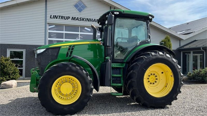 John Deere 7230R Med frontlift. Stor stærk traktor til små pe - Трактор: снимка 1 John Deere 7230R Med frontlift. Stor stærk traktor til små pe - Трактор: снимка 1