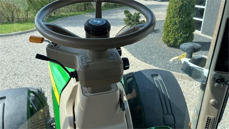 Трактор John Deere 7280R Næsten nye dæk, Autopower og frontlift: снимка 22