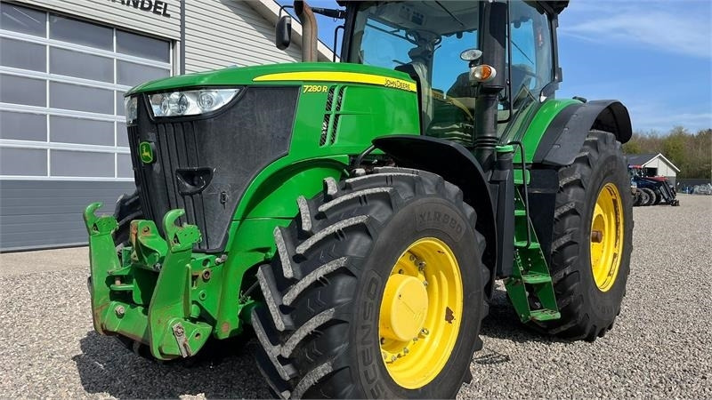 John Deere 7280R Næsten nye dæk, Autopower og frontlift samt - Трактор: снимка 2 John Deere 7280R Næsten nye dæk, Autopower og frontlift samt - Трактор: снимка 2