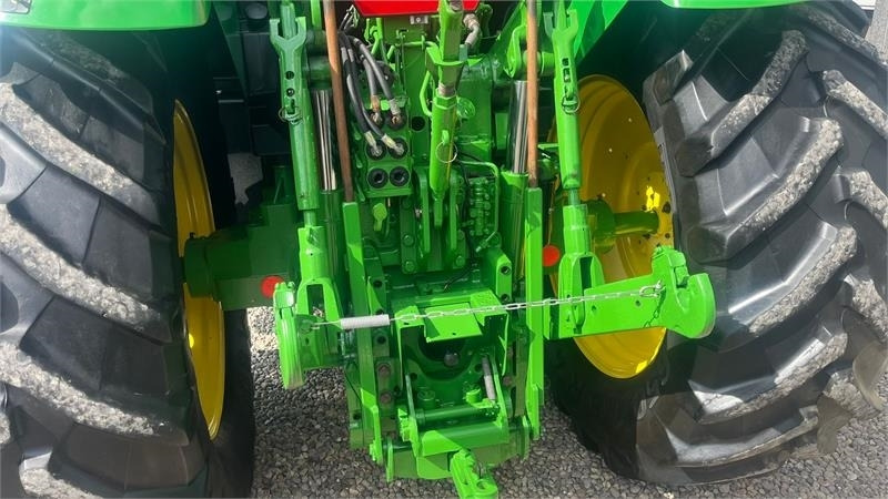 John Deere 7710 8.1L motor, store hjul og frontlift. En ejere - Трактор: снимка 5 John Deere 7710 8.1L motor, store hjul og frontlift. En ejere - Трактор: снимка 5