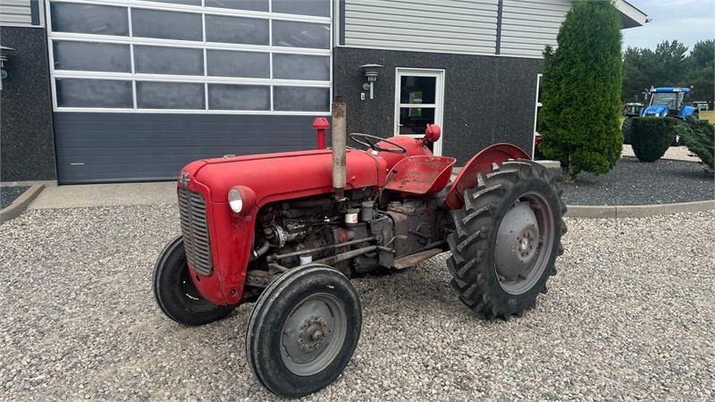 Massey Ferguson 35 3 cyl diesel - Трактор: снимка 2 Massey Ferguson 35 3 cyl diesel - Трактор: снимка 2