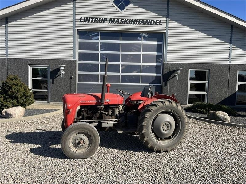 Massey Ferguson 35 3 cylindret diesel - Трактор: снимка 1 Massey Ferguson 35 3 cylindret diesel - Трактор: снимка 1