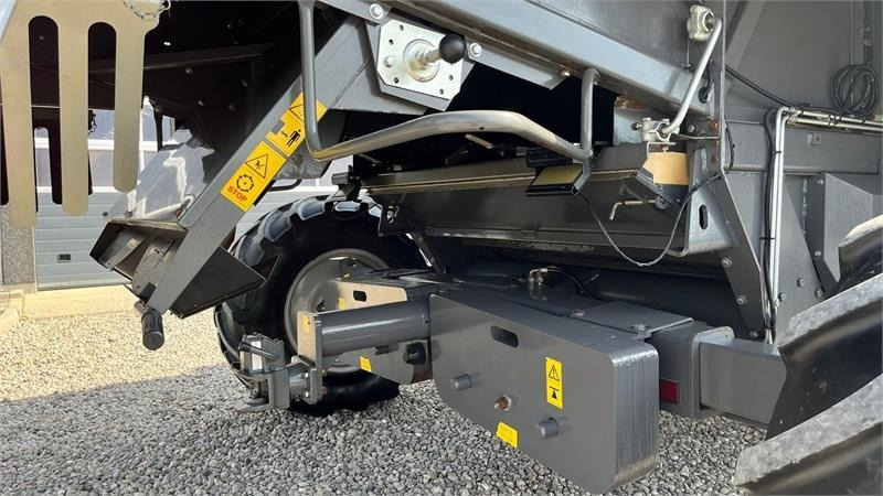 Massey Ferguson 7370 BETA. Gårdmaskine med kun 1080 motortimer. Me - Зърнокомбайн: снимка 5 Massey Ferguson 7370 BETA. Gårdmaskine med kun 1080 motortimer. Me - Зърнокомбайн: снимка 5