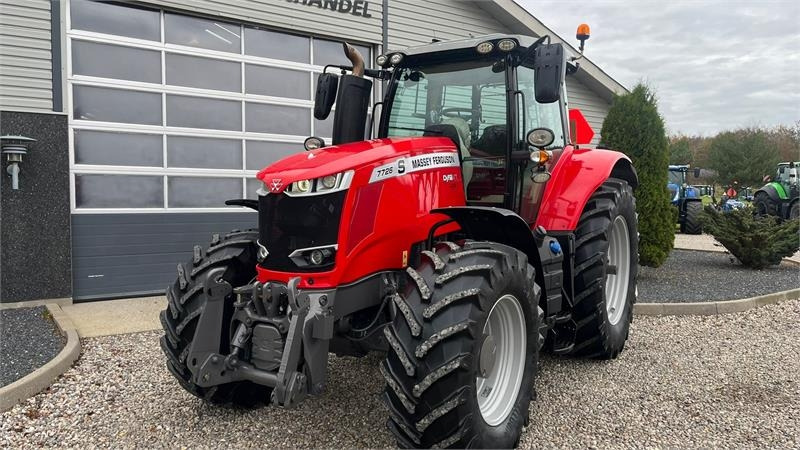 Massey Ferguson 7726 S DynaVT Med frontlift - Трактор: снимка 3 Massey Ferguson 7726 S DynaVT Med frontlift - Трактор: снимка 3