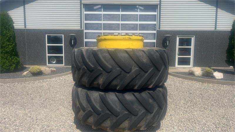 Michelin 650/85R38 Tvillinghjul med 8 låse - Гума за Селскостопанска техника: снимка 1 Michelin 650/85R38 Tvillinghjul med 8 låse - Гума за Селскостопанска техника: снимка 1