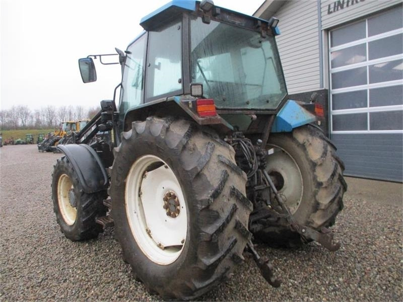 New Holland 7740 SLE Turbo Med frontlæsser og frontlift. - Трактор: снимка 3 New Holland 7740 SLE Turbo Med frontlæsser og frontlift. - Трактор: снимка 3