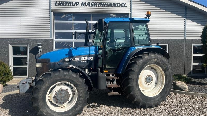 New Holland 8360 Rangecommand - Трактор: снимка 1 New Holland 8360 Rangecommand - Трактор: снимка 1