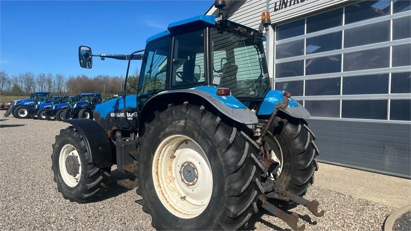 New Holland 8360 Rangecommand - Трактор: снимка 2 New Holland 8360 Rangecommand - Трактор: снимка 2