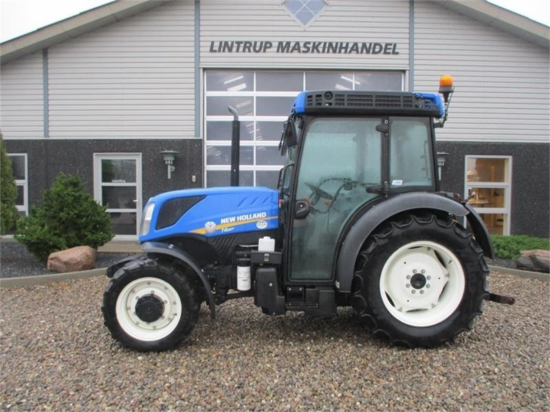 Трактор New Holland T4.80 F SuperSteear med aircondition og koblingsfr: снимка 1