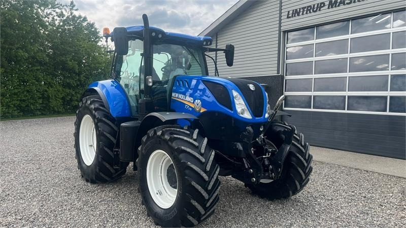Лизинг на New Holland T7.175 RangeCommand med frontlift. Meget velholdt  New Holland T7.175 RangeCommand med frontlift. Meget velholdt: снимка 19