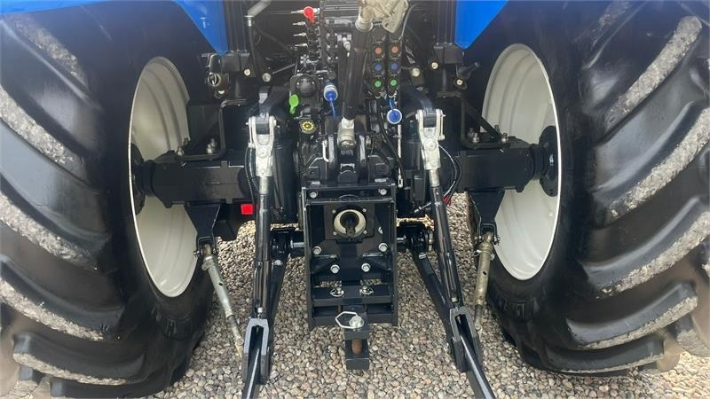 New Holland T7.175 RangeCommand med frontlift. Meget velholdt - Трактор: снимка 5 New Holland T7.175 RangeCommand med frontlift. Meget velholdt - Трактор: снимка 5